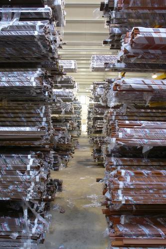 Magazzino scaffali profilati
